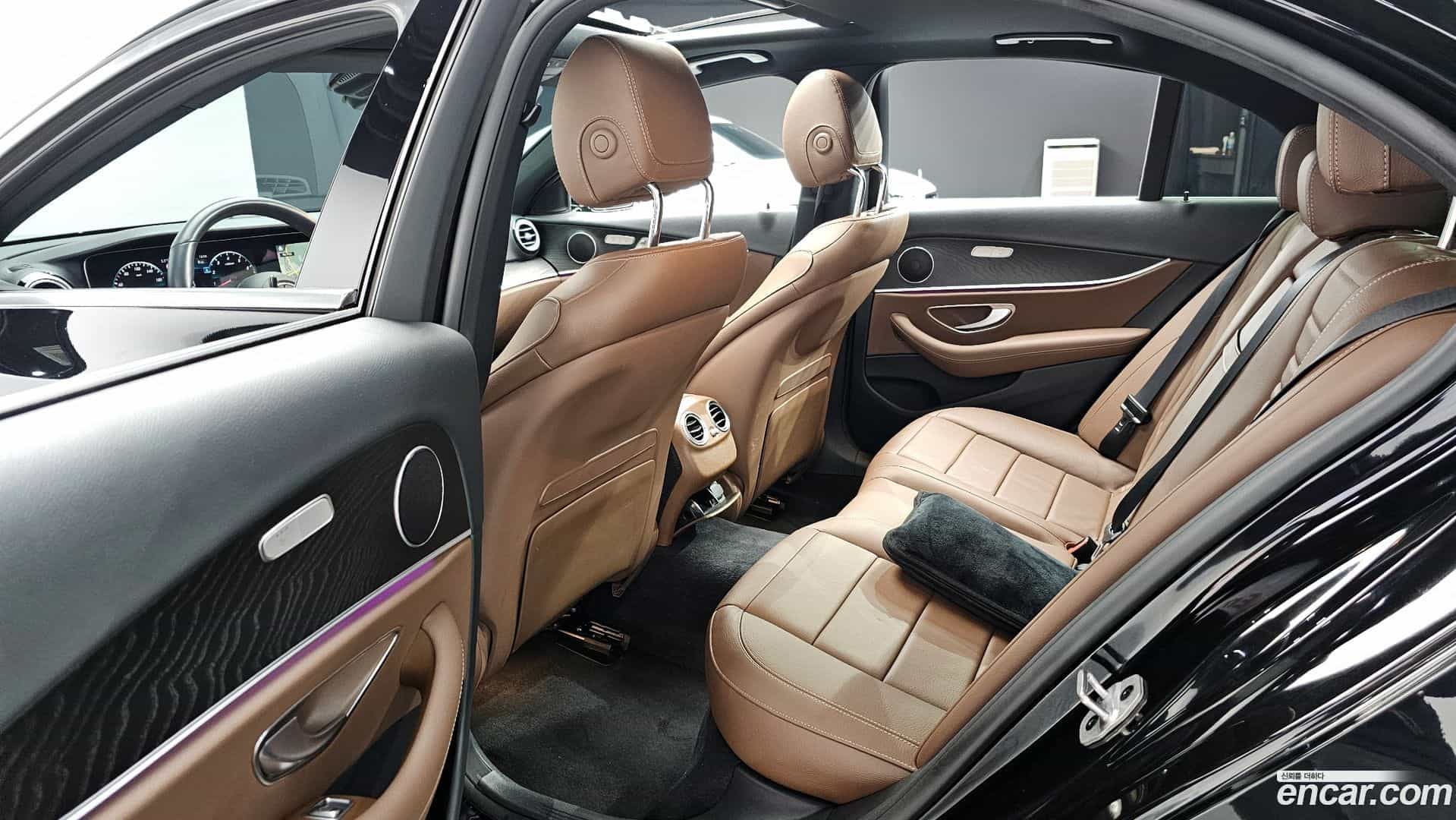 E-Class Mercedes-Benz 2023.10-INNER-010