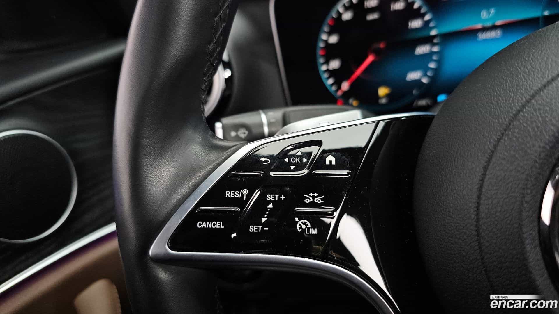 E-Class Mercedes-Benz 2023.10-OPTION-016