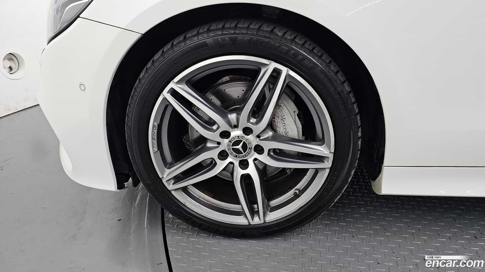 E-Class Mercedes-Benz 2018.11-OUTER-005