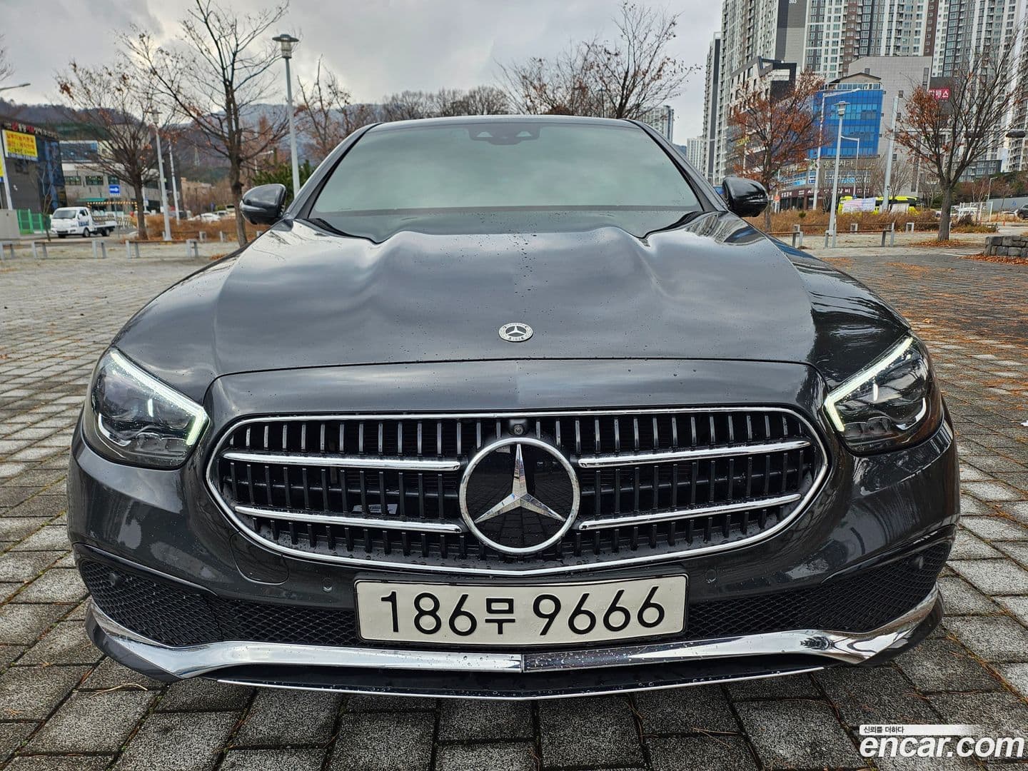 Main__Slider__Photo:E-Class Mercedes-Benz 2022.4-0