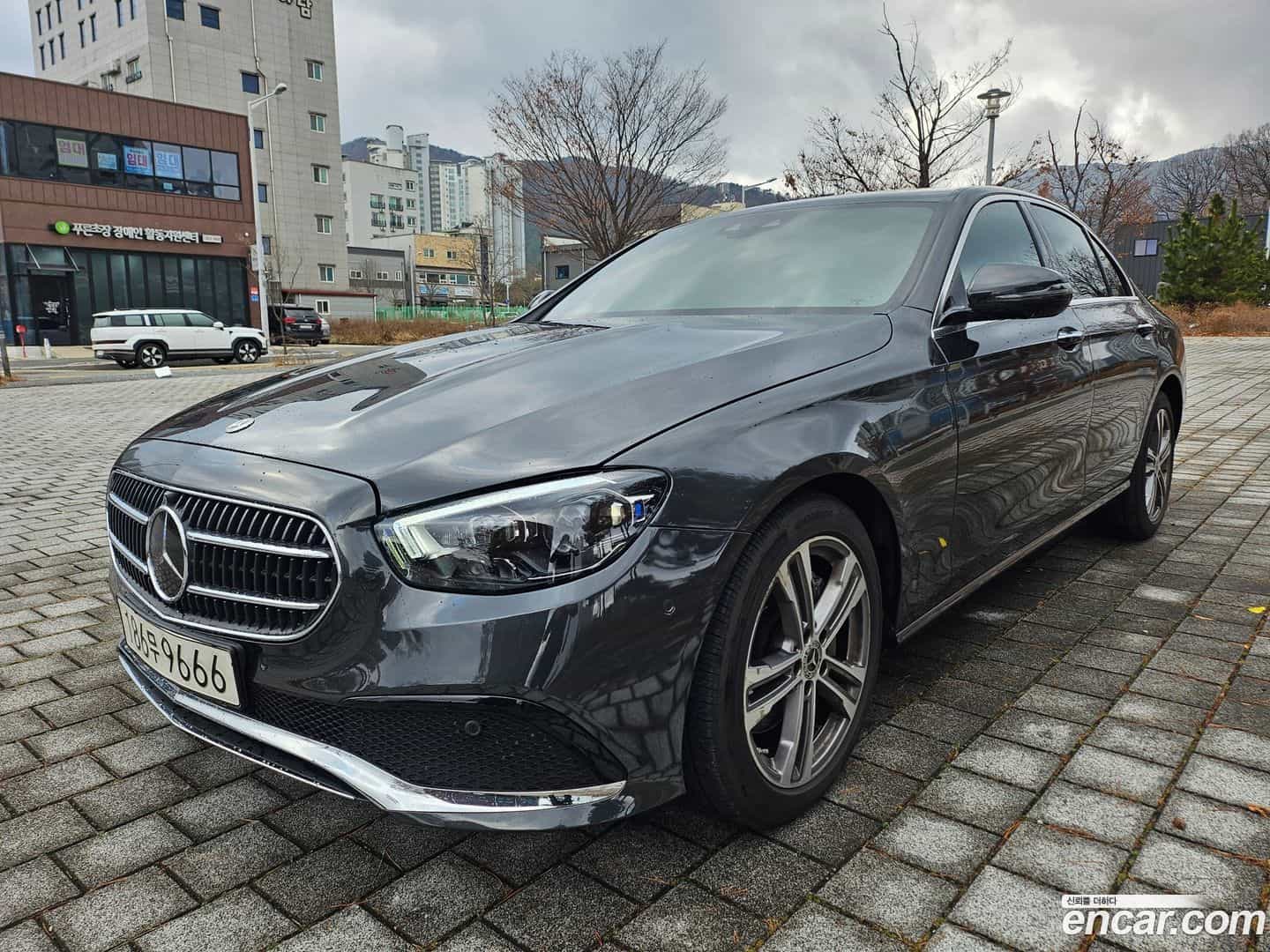 E-Class Mercedes-Benz 2022.4-OUTER-002