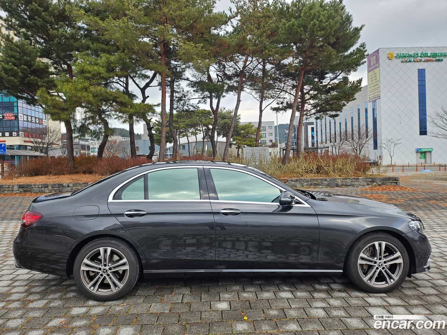 E-Class Mercedes-Benz 2022.4-OUTER-004
