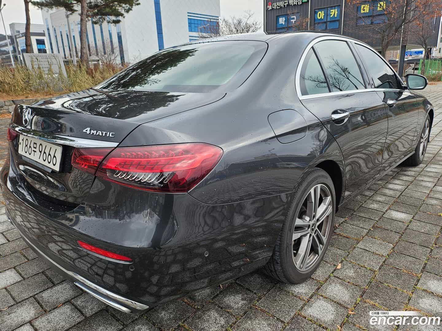 E-Class Mercedes-Benz 2022.4-OUTER-005