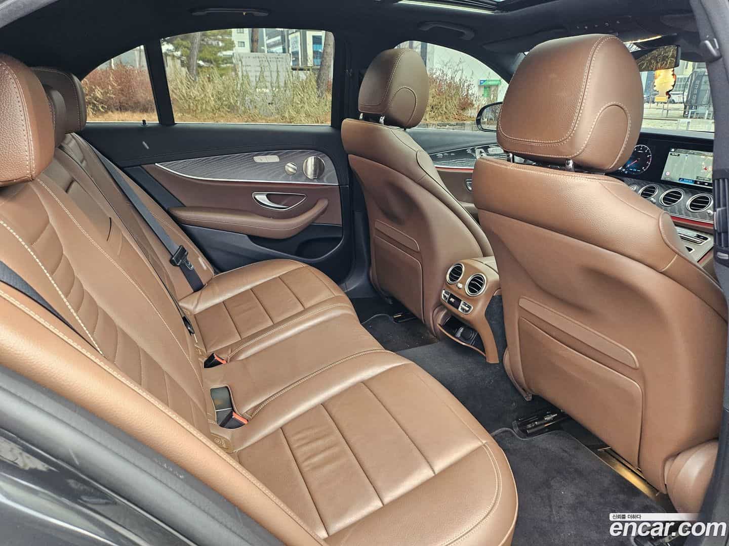 E-Class Mercedes-Benz 2022.4-OPTION-019