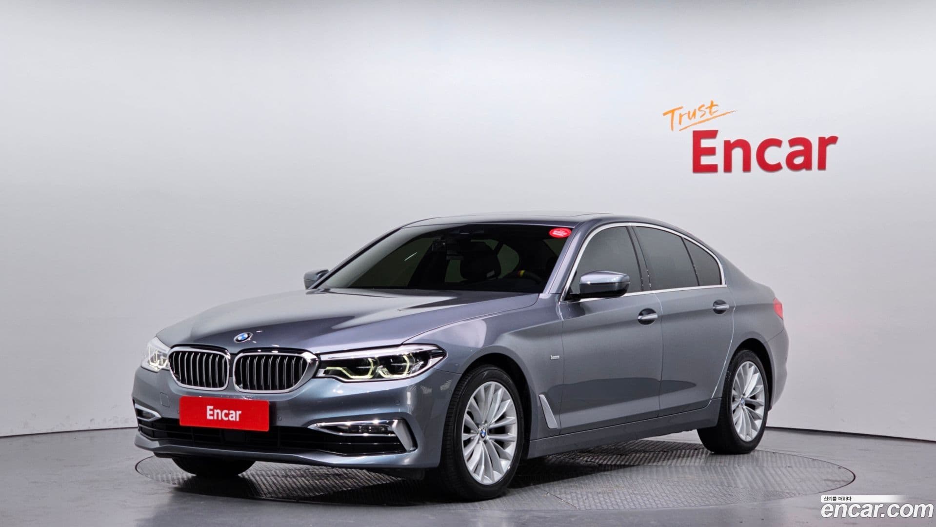 Main__Slider__Photo:5-Series BMW 2018.3-0
