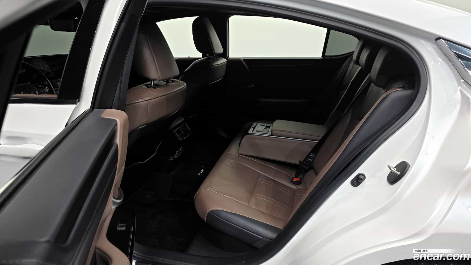 ES Lexus 2022.8-OPTION-024