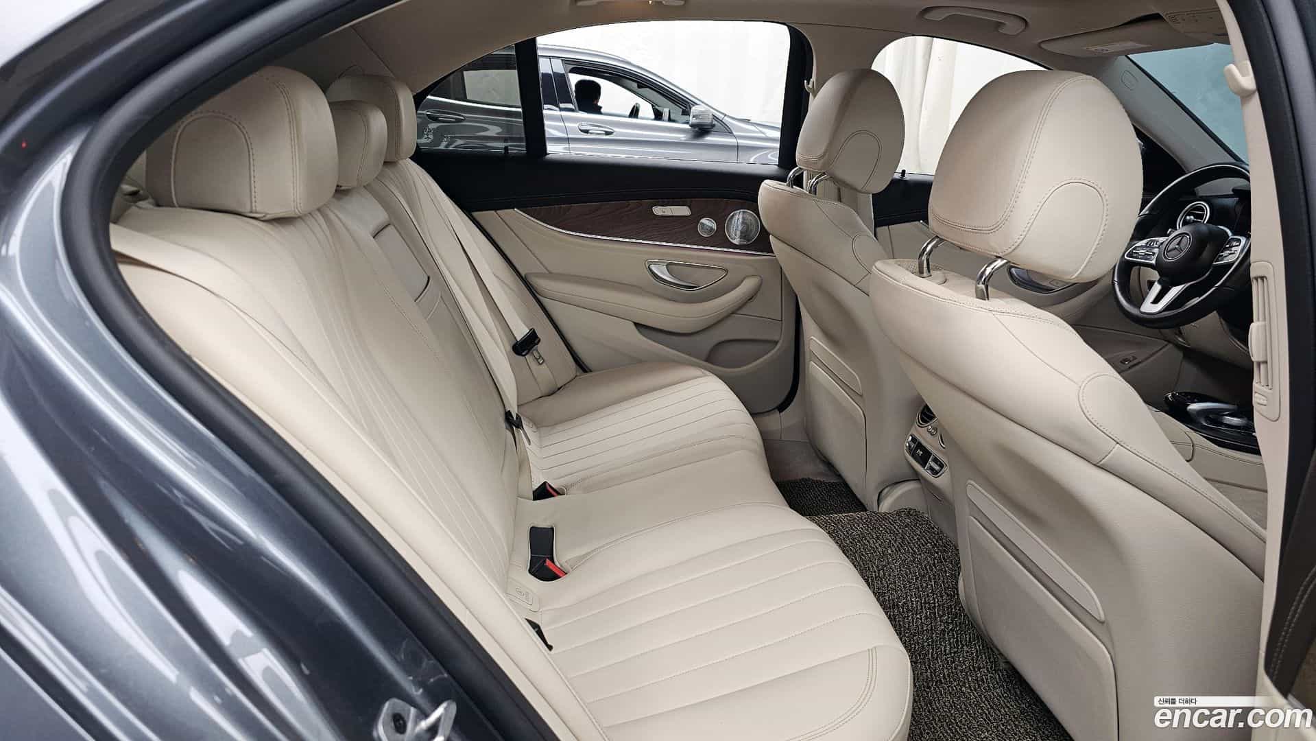 E-Class Mercedes-Benz 2020.4-OPTION-016