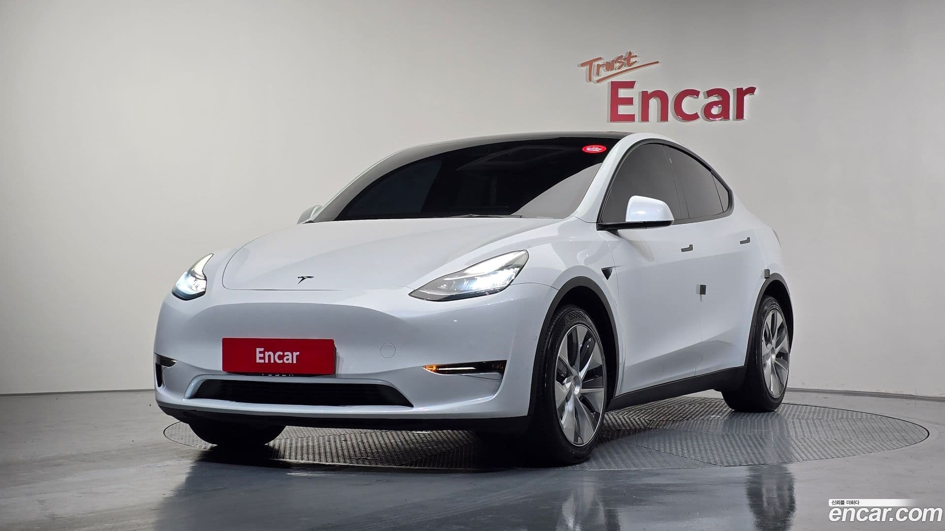 Main__Slider__Photo:Model Y Tesla 2021.7-0