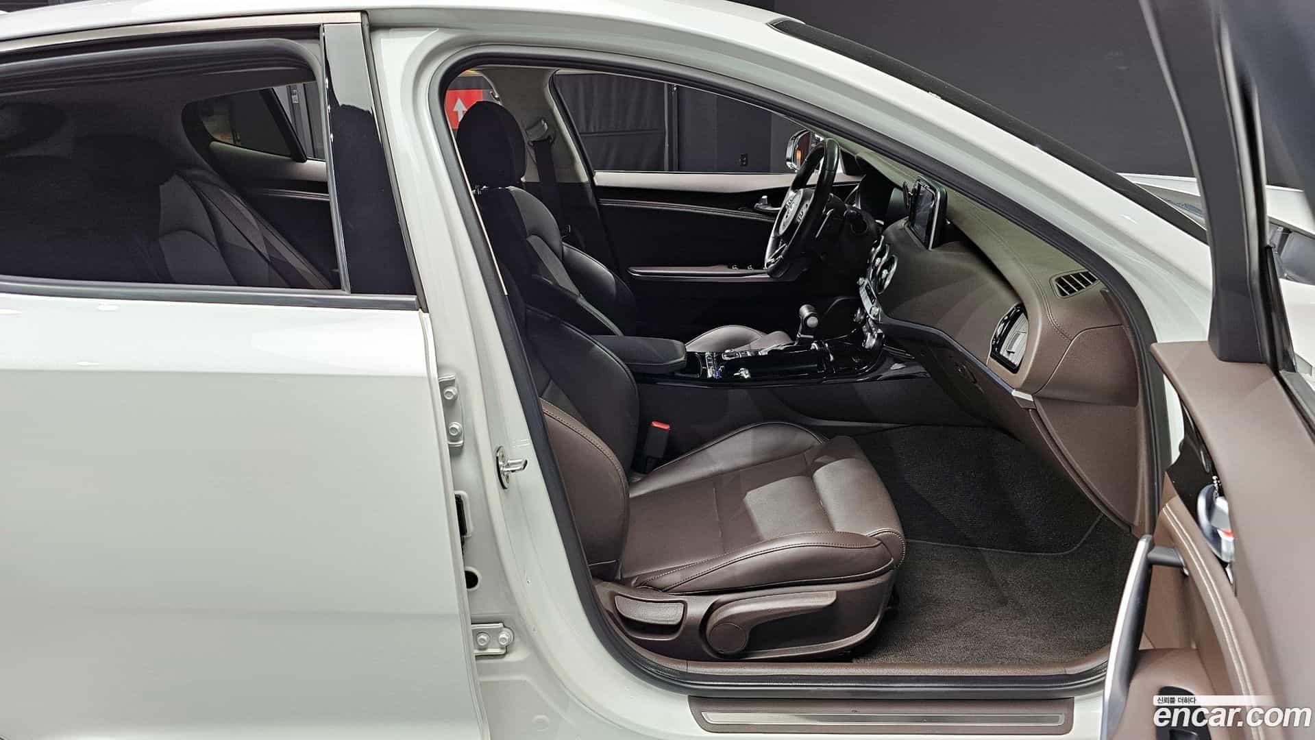 Stinger Kia 2017.11-INNER-010