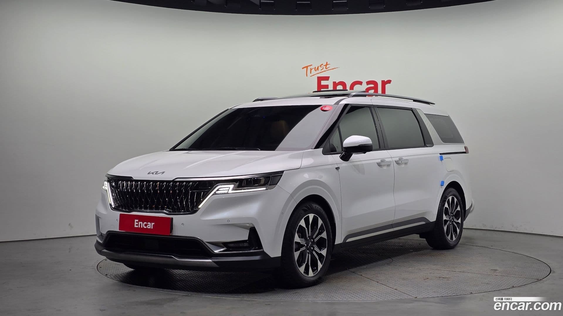 Main__Slider__Photo:Canival Kia 2022.4-0