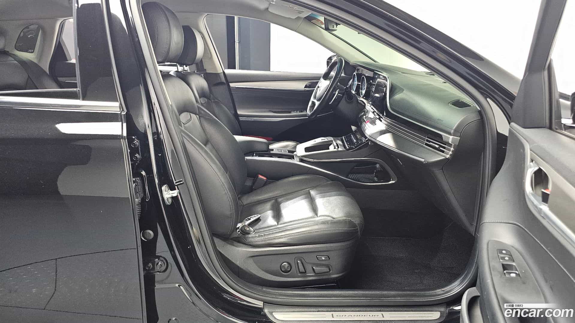 Grandeur Hyundai 2021.11-OPTION-015