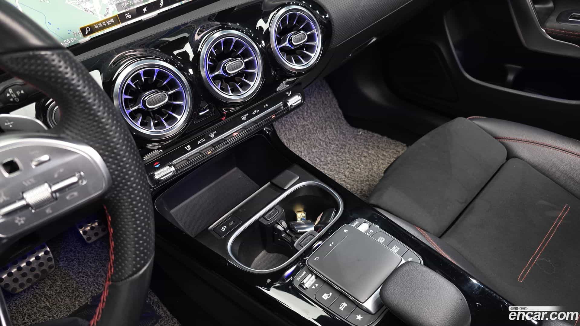 CLA-Class Mercedes-Benz 2022.11-OPTION-021