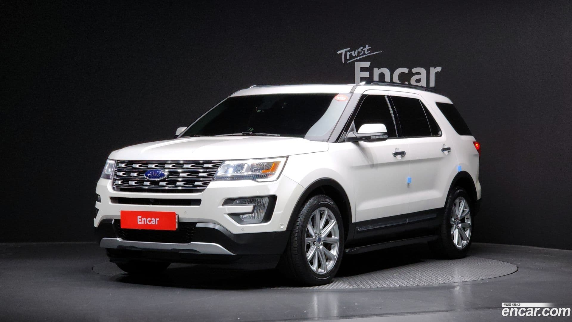 Main__Slider__Photo:Explorer Ford 2017.5-0
