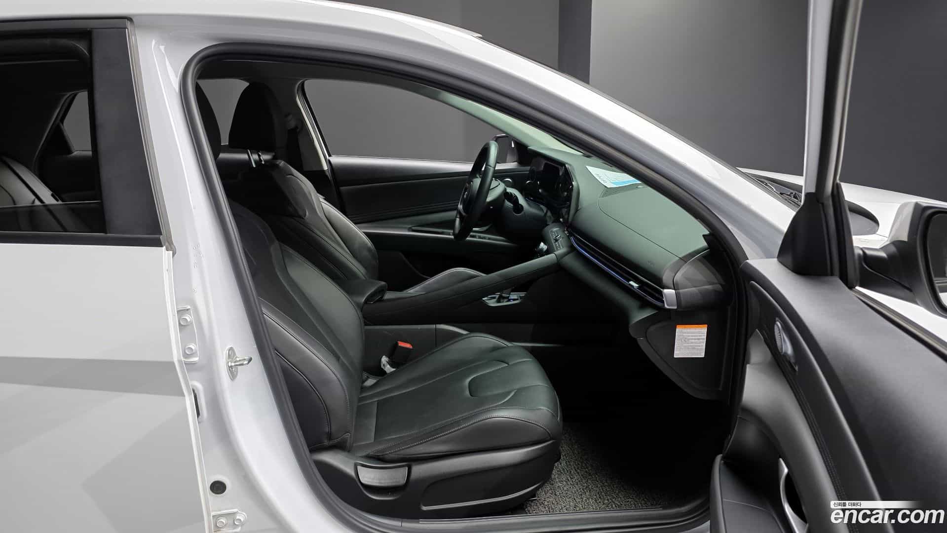 AVANTE Hyundai 2023.11-INNER-010