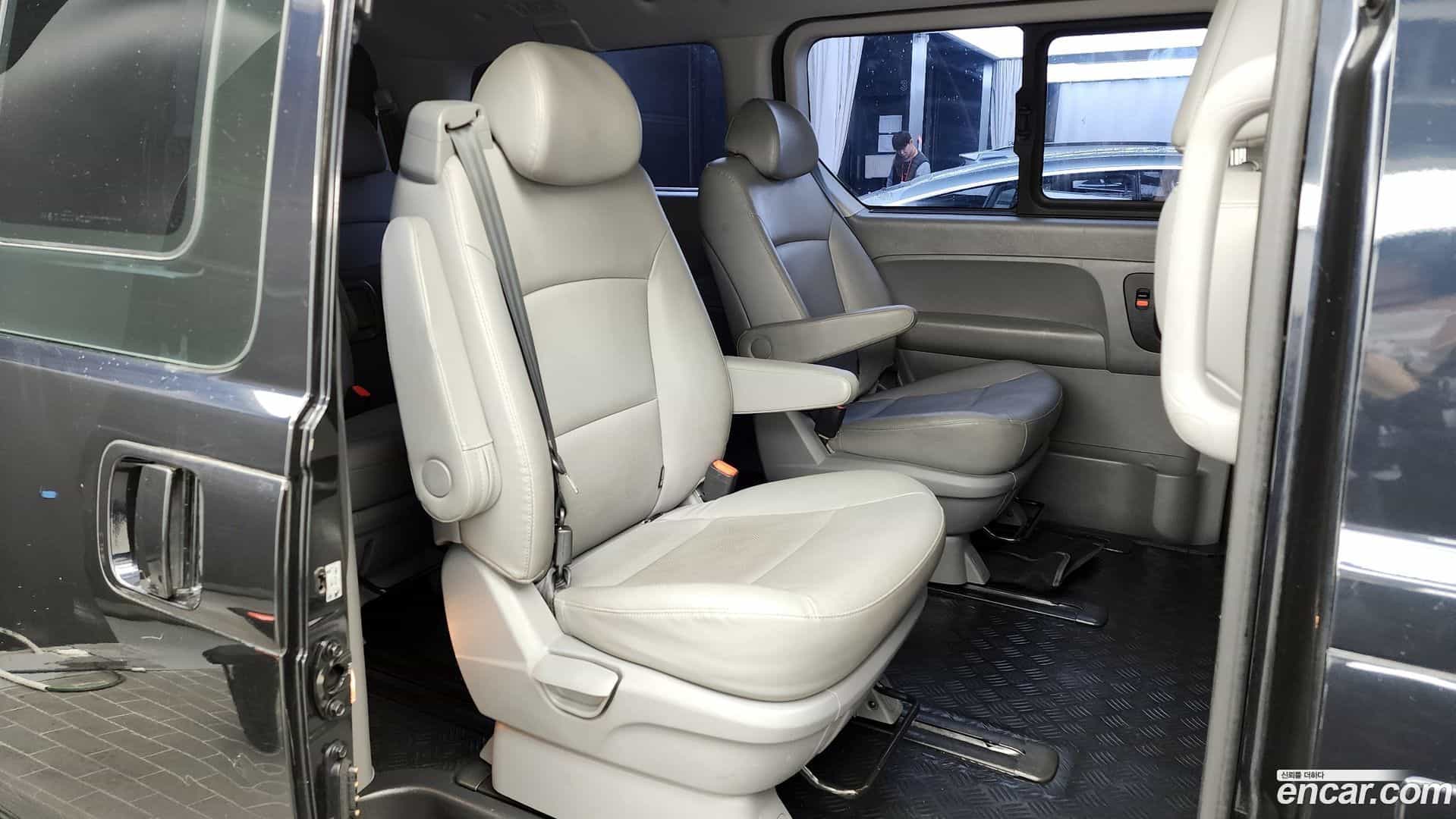 Starex Hyundai 2020.9-OPTION-021