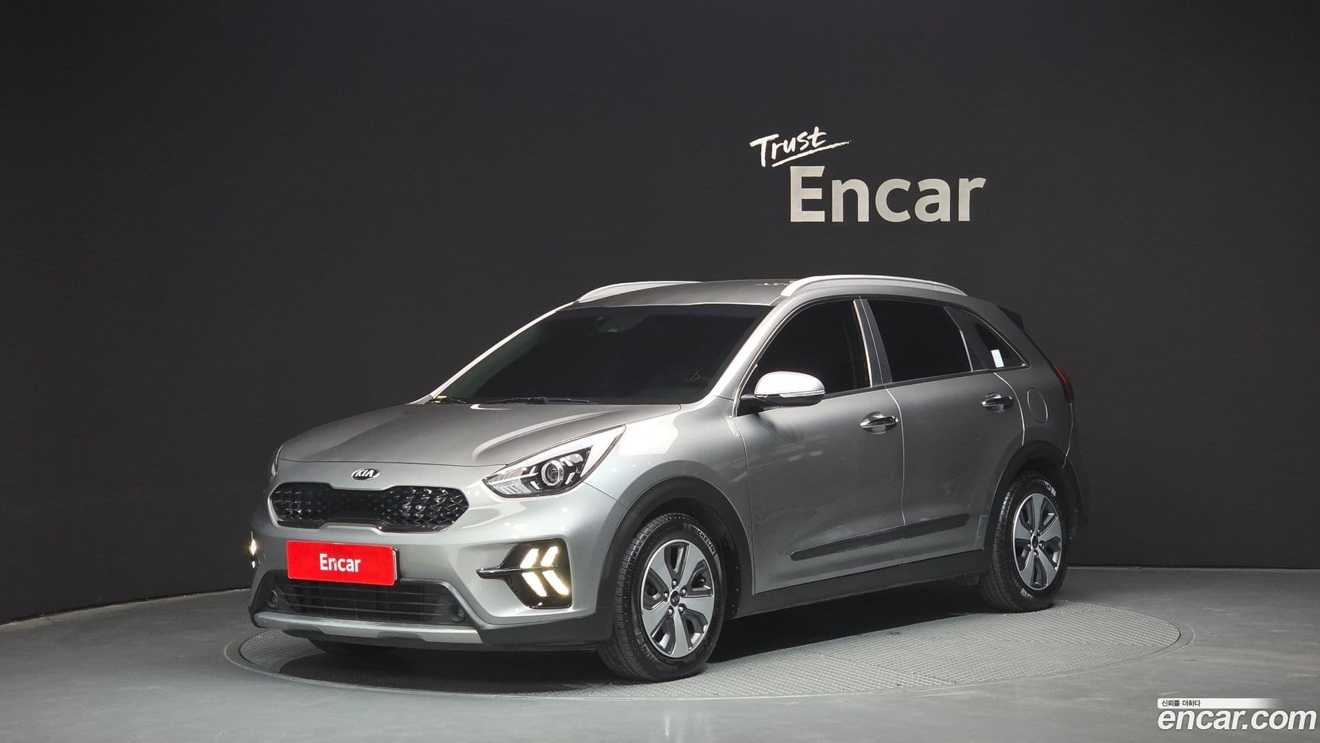 Main__Slider__Photo:Niro Kia 2020.11-0