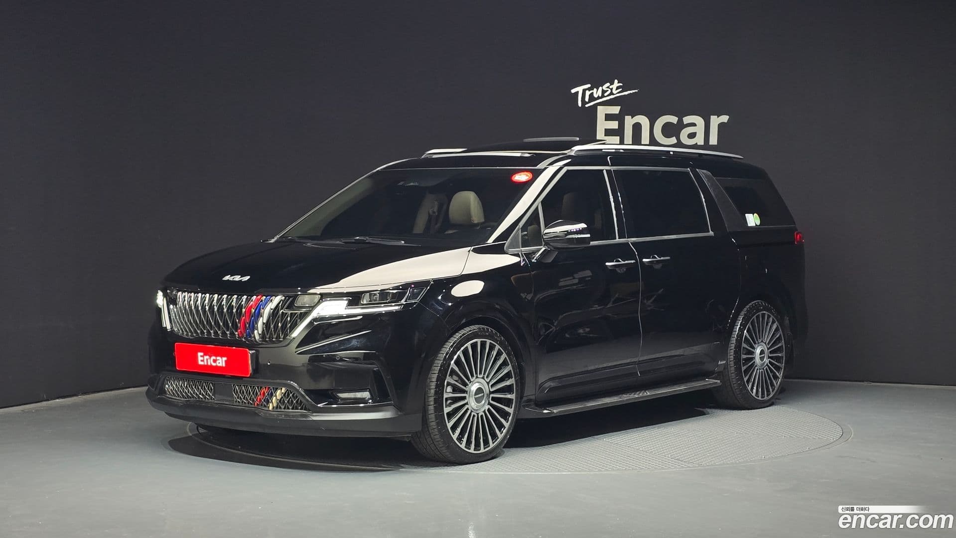 Main__Slider__Photo:Canival Kia 2020.8-0
