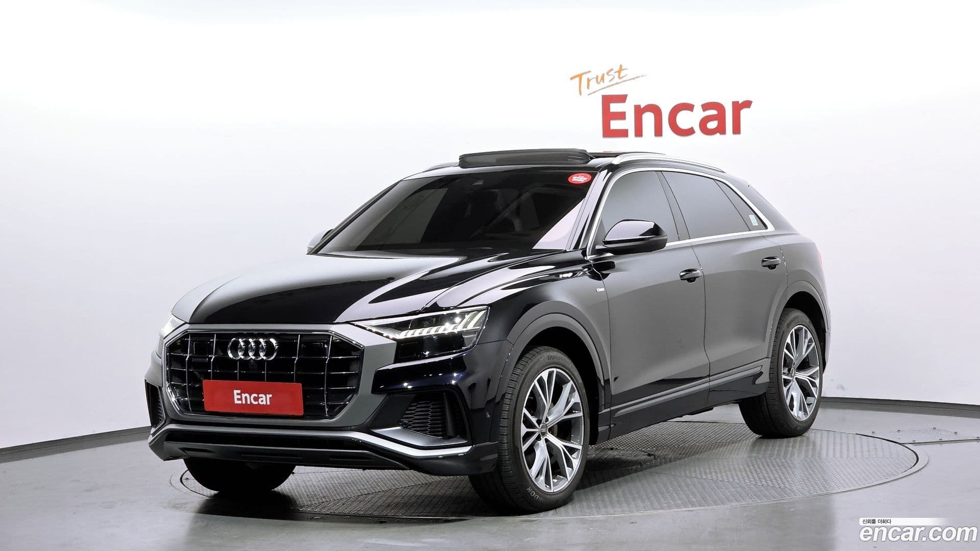 Main__Slider__Photo:Q8 Audi 2021.1-0