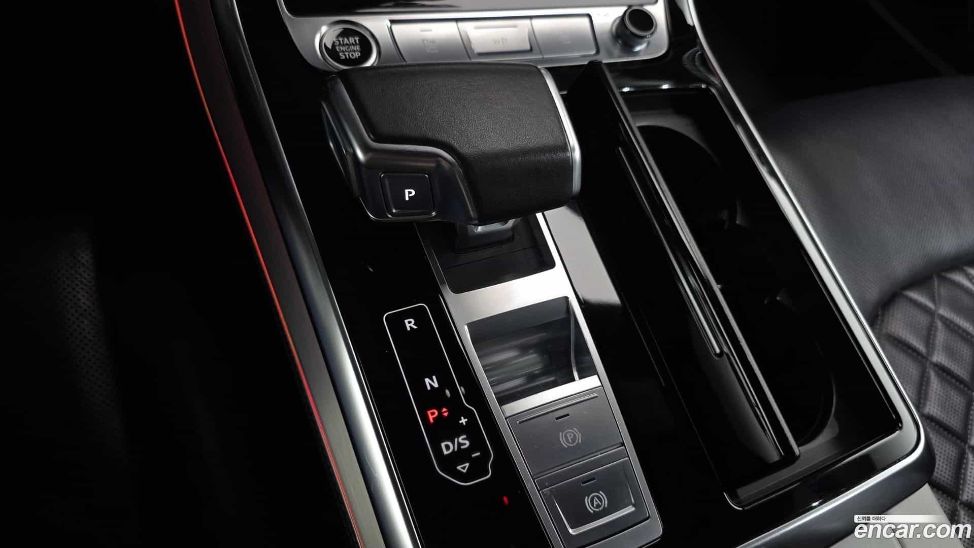Q8 Audi 2021.1-INNER-009