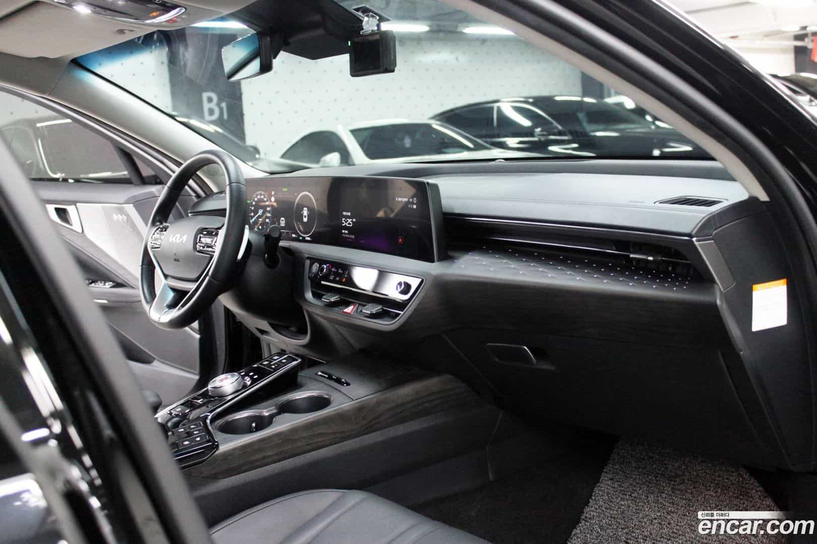 K8 Kia 2023.0-INNER-010
