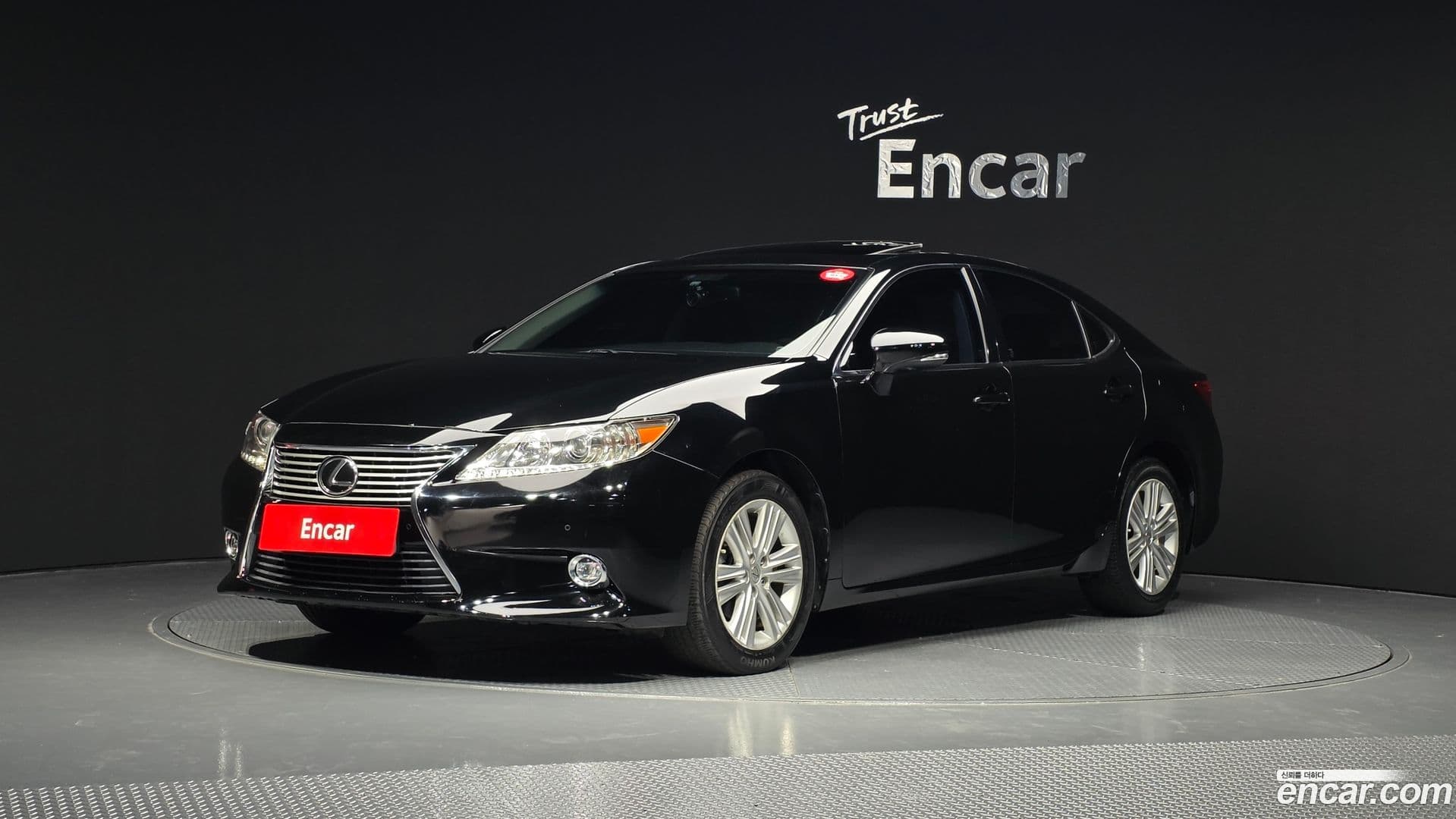 Main__Slider__Photo:ES Lexus 2015.5-0