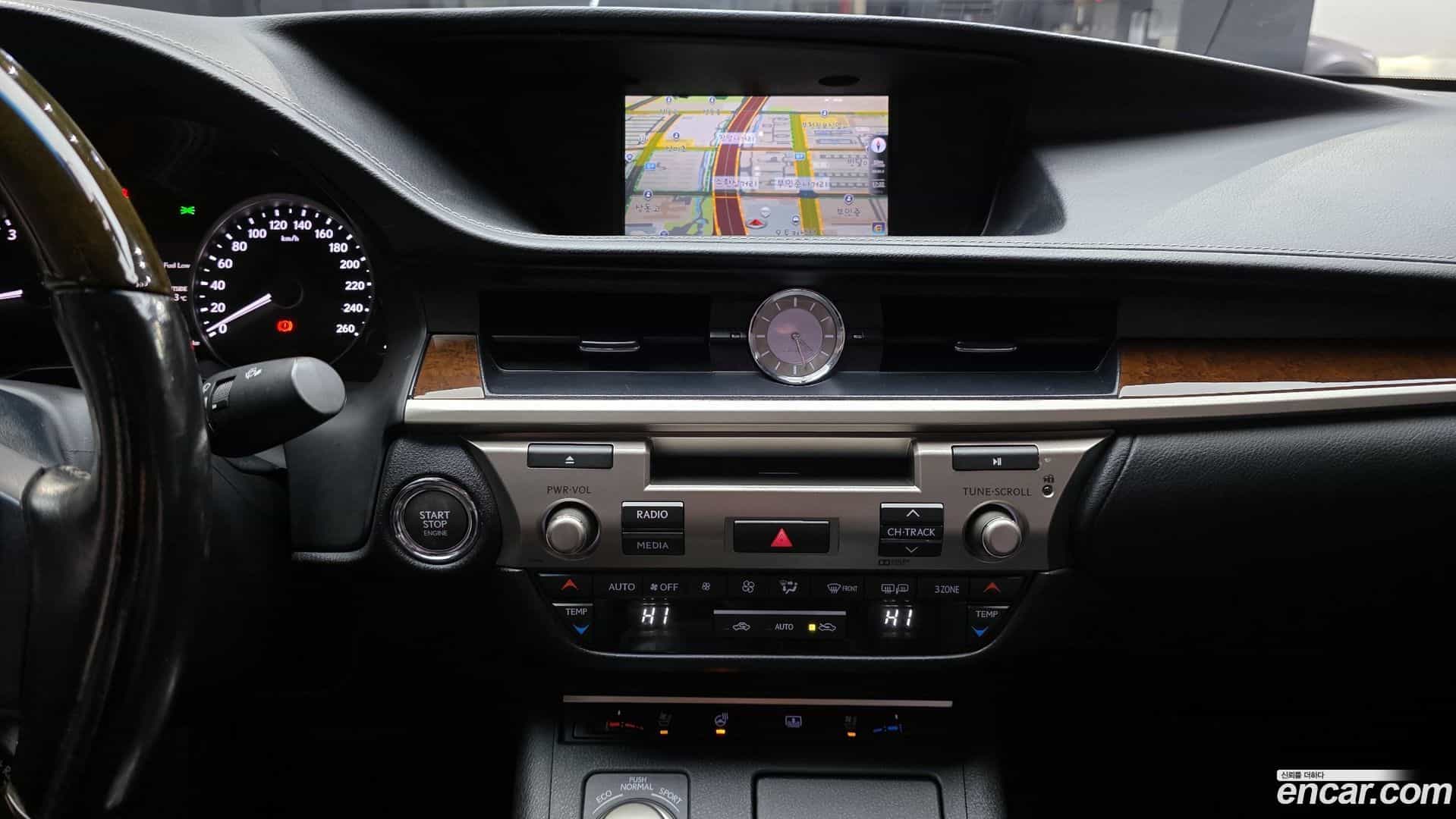 ES Lexus 2015.5-OPTION-020
