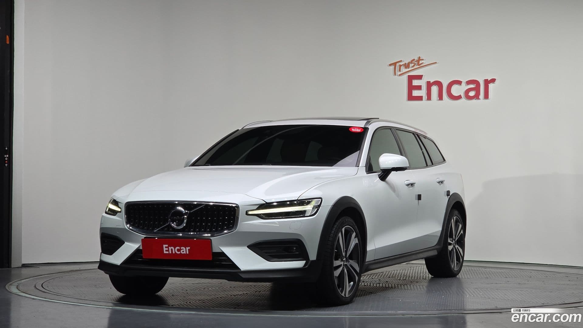 Main__Slider__Photo:V60 Volvo 2019.4-0