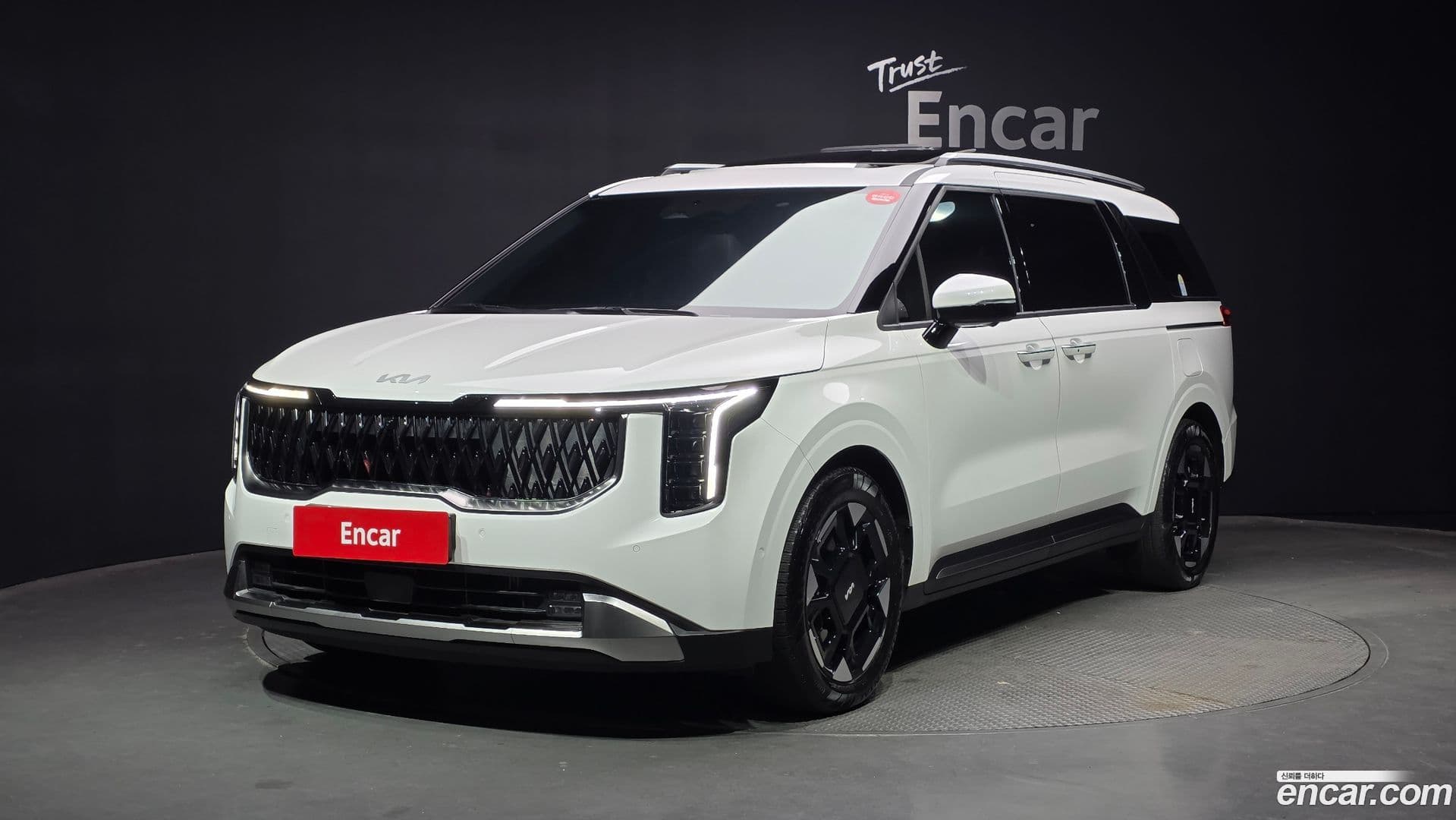 Main__Slider__Photo:Canival Kia 2024.6-0