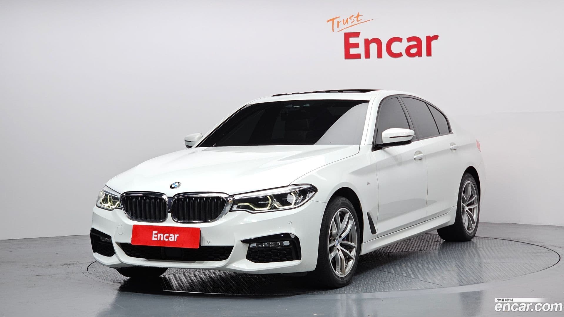 Main__Slider__Photo:5-Series BMW 2017.7-0
