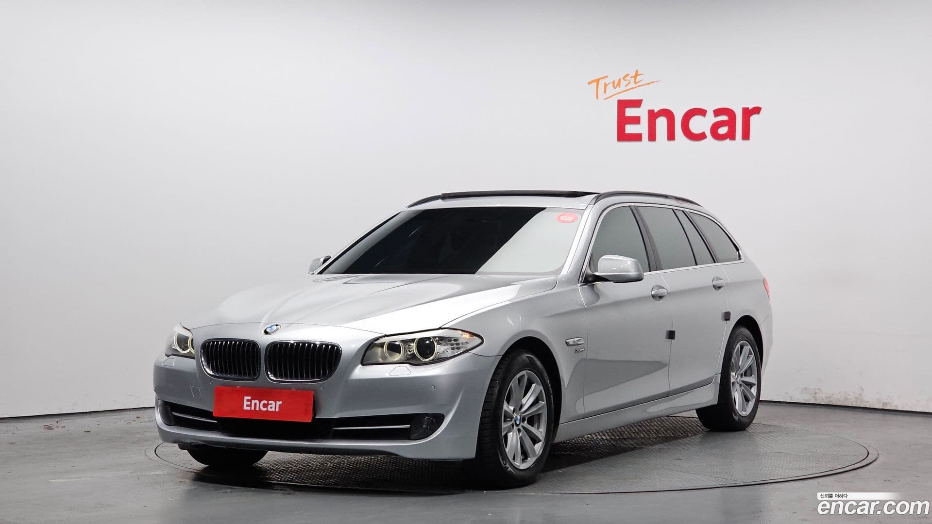 Main__Slider__Photo:5-Series BMW 2012.10-0