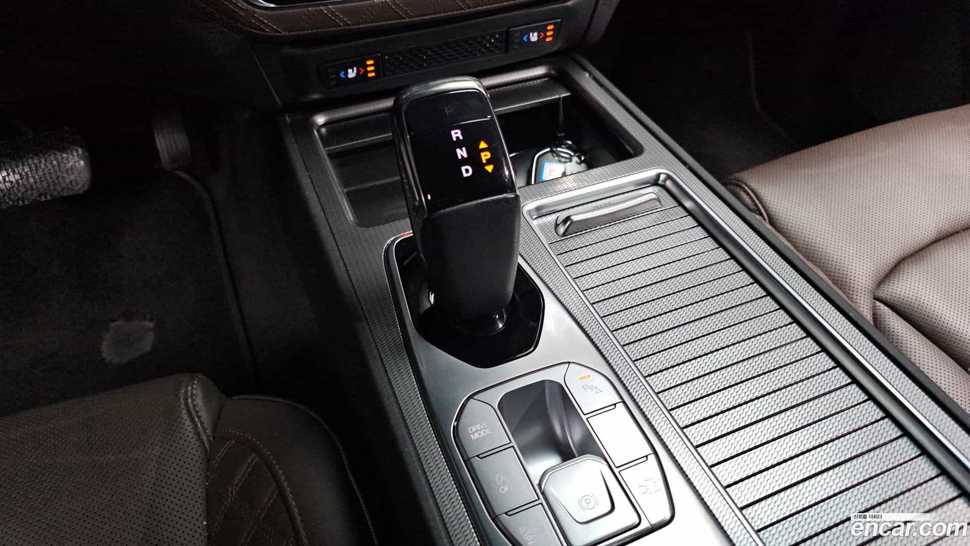 Rexton KG Mobility 2021.11-INNER-009