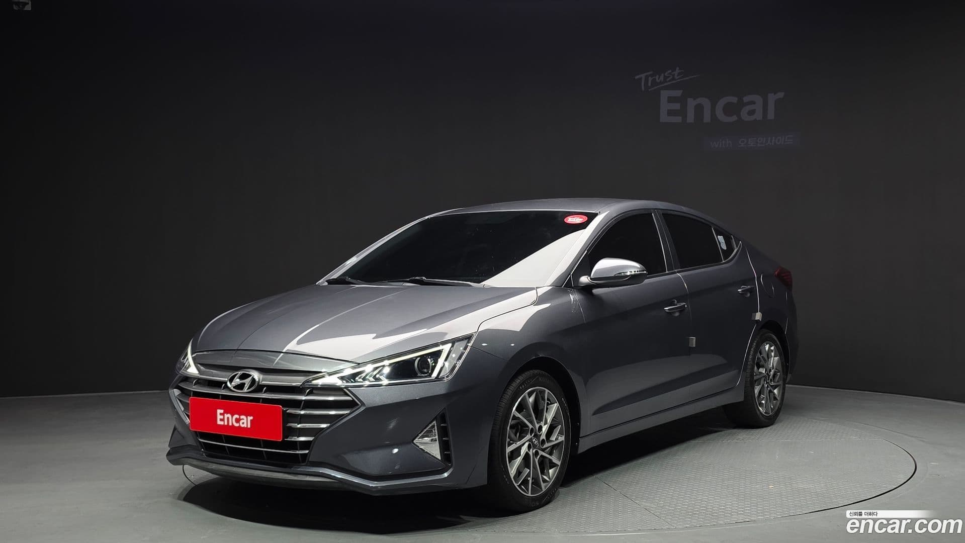 Main__Slider__Photo:AVANTE Hyundai 2019.8-0
