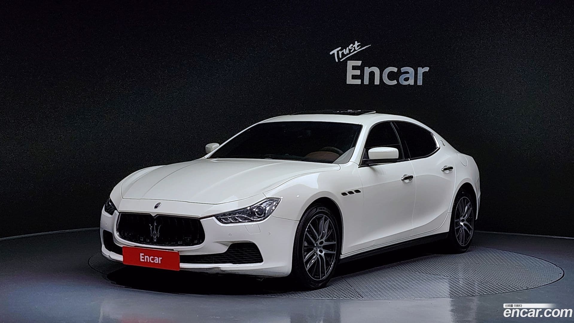 Main__Slider__Photo:Ghibli Maserati 2015.10-0