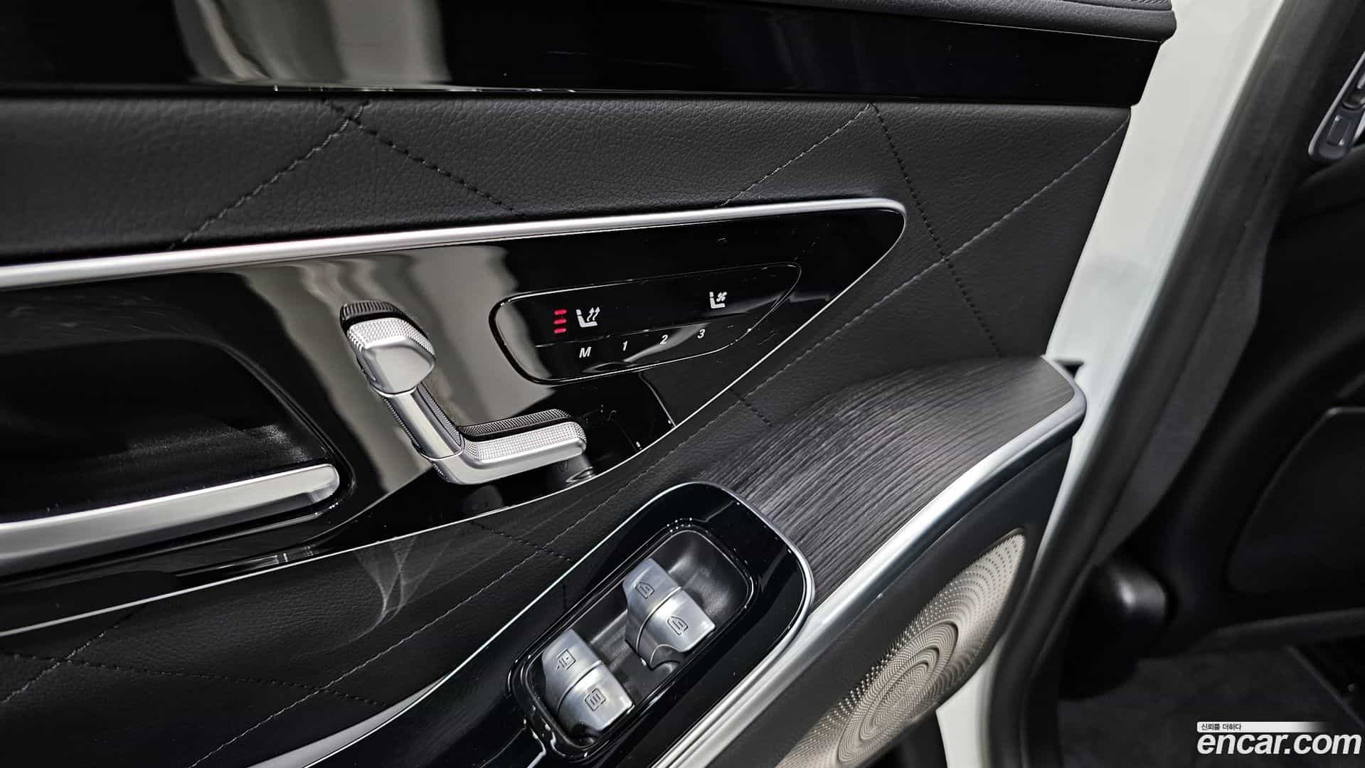 S-Class Mercedes-Benz 2022.0-OPTION-020