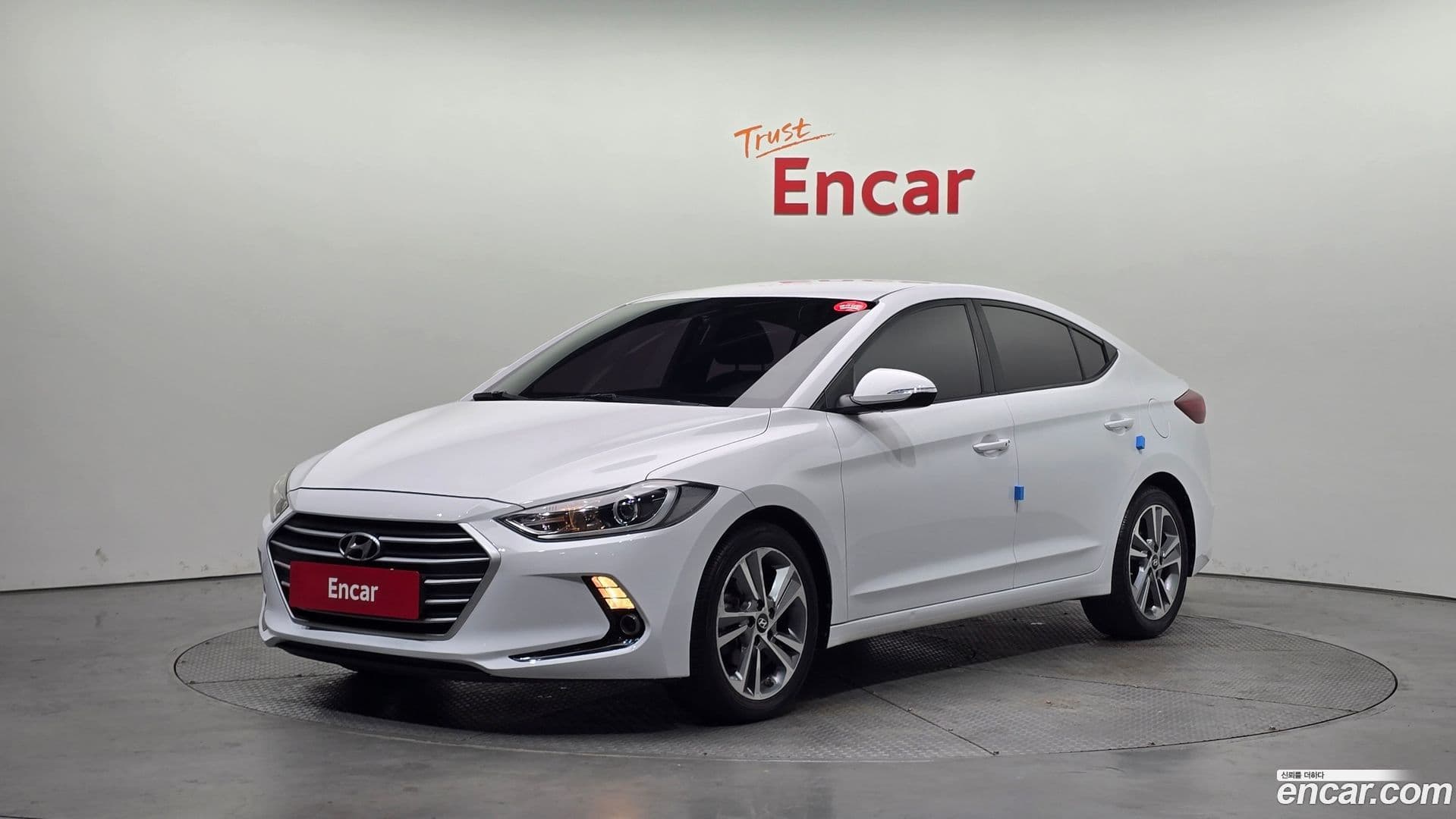 Main__Slider__Photo:AVANTE Hyundai 2018.6-0