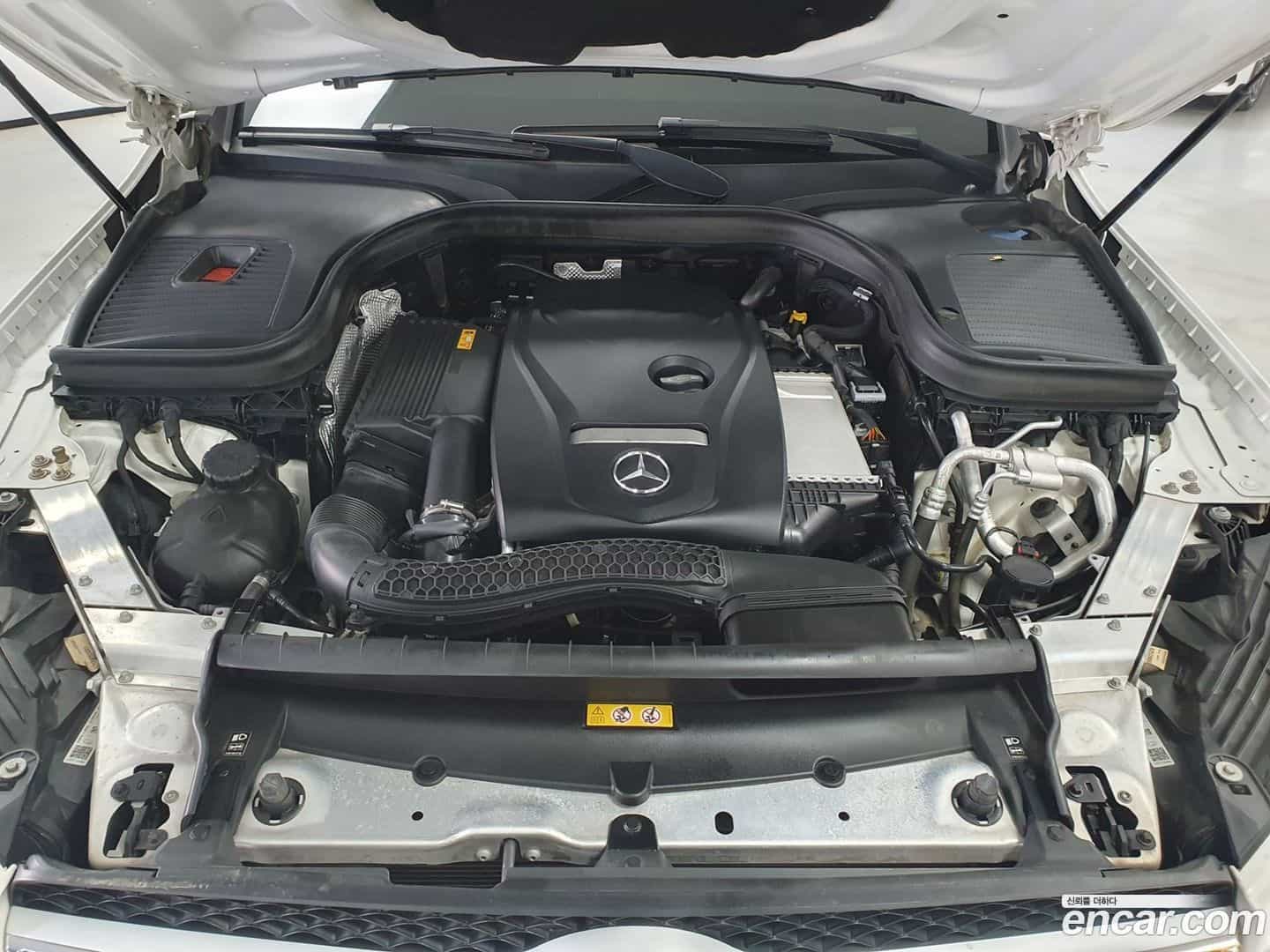 GLC-Class Mercedes-Benz 2019.10-INNER-006