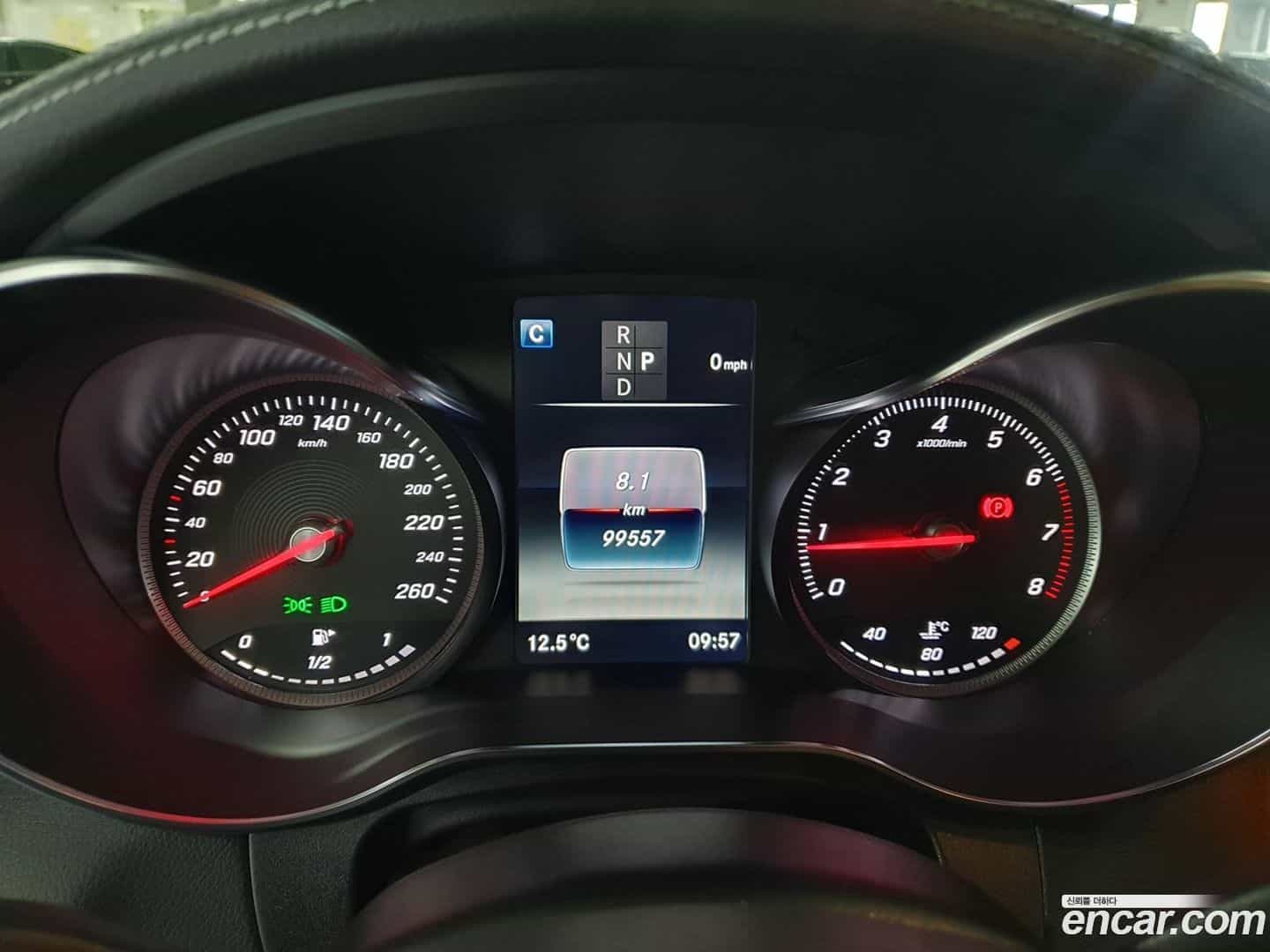 GLC-Class Mercedes-Benz 2019.10-INNER-008
