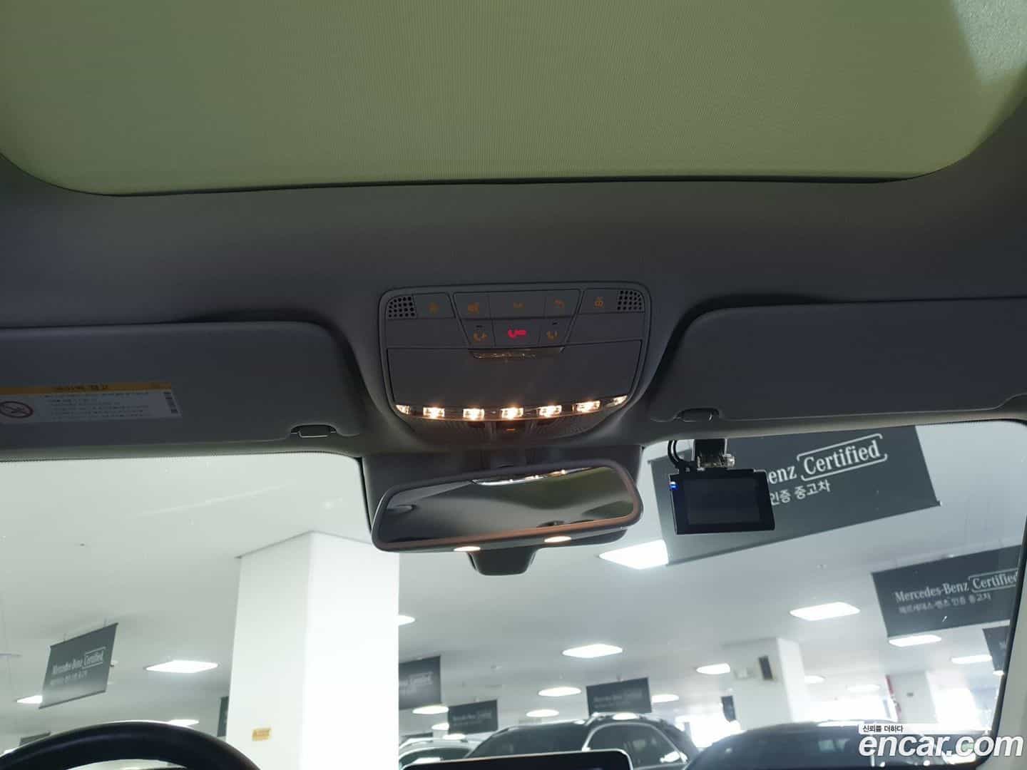 GLC-Class Mercedes-Benz 2019.10-OPTION-021