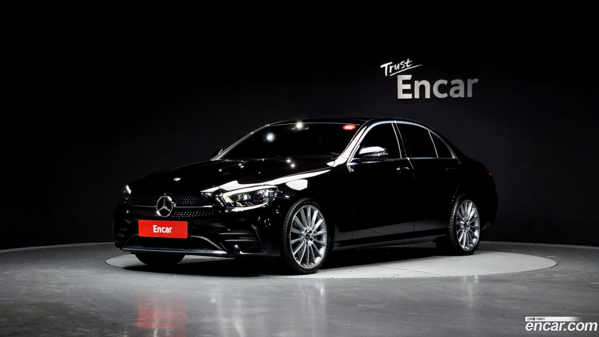 Main__Slider__Photo:E-Class Mercedes-Benz 2021.2-0