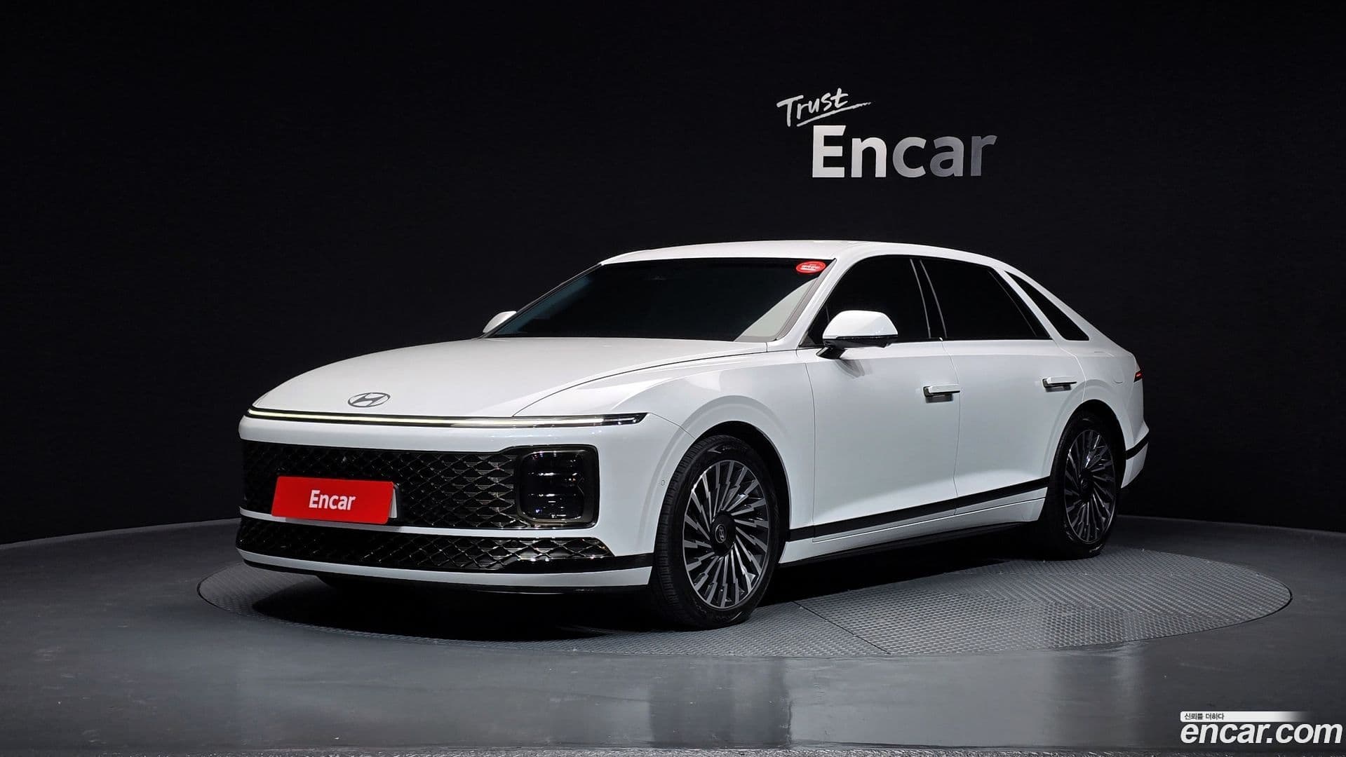 Main__Slider__Photo:Grandeur Hyundai 2023.8-0