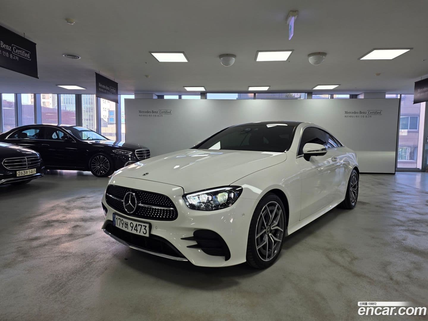 Main__Slider__Photo:E-Class Mercedes-Benz 2023.4-0
