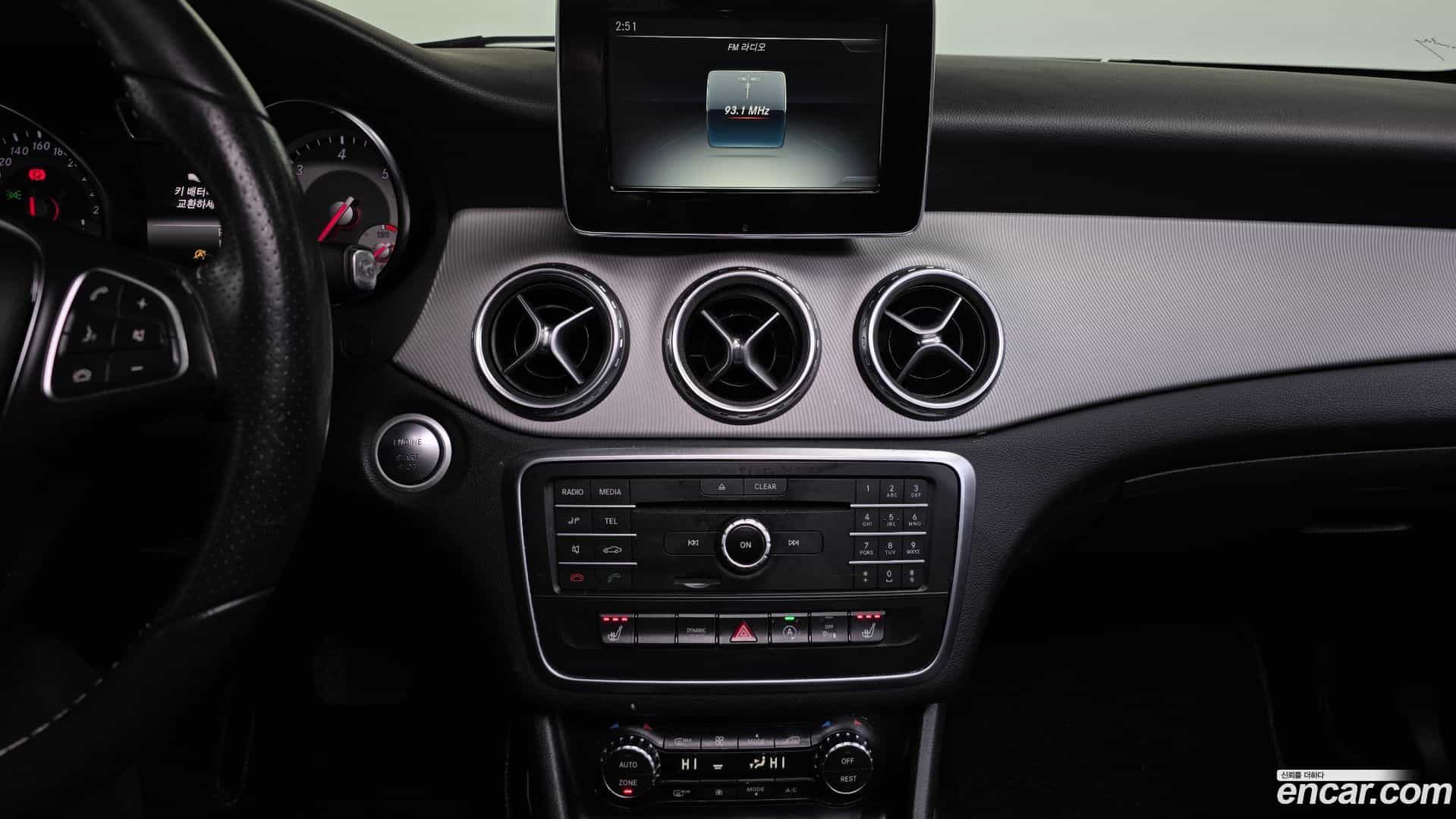 GLA-Class Mercedes-Benz 2017.0-OPTION-018