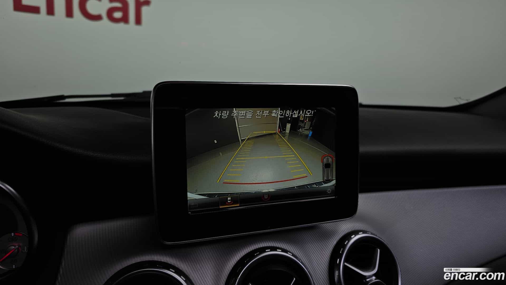 GLA-Class Mercedes-Benz 2017.0-OPTION-019