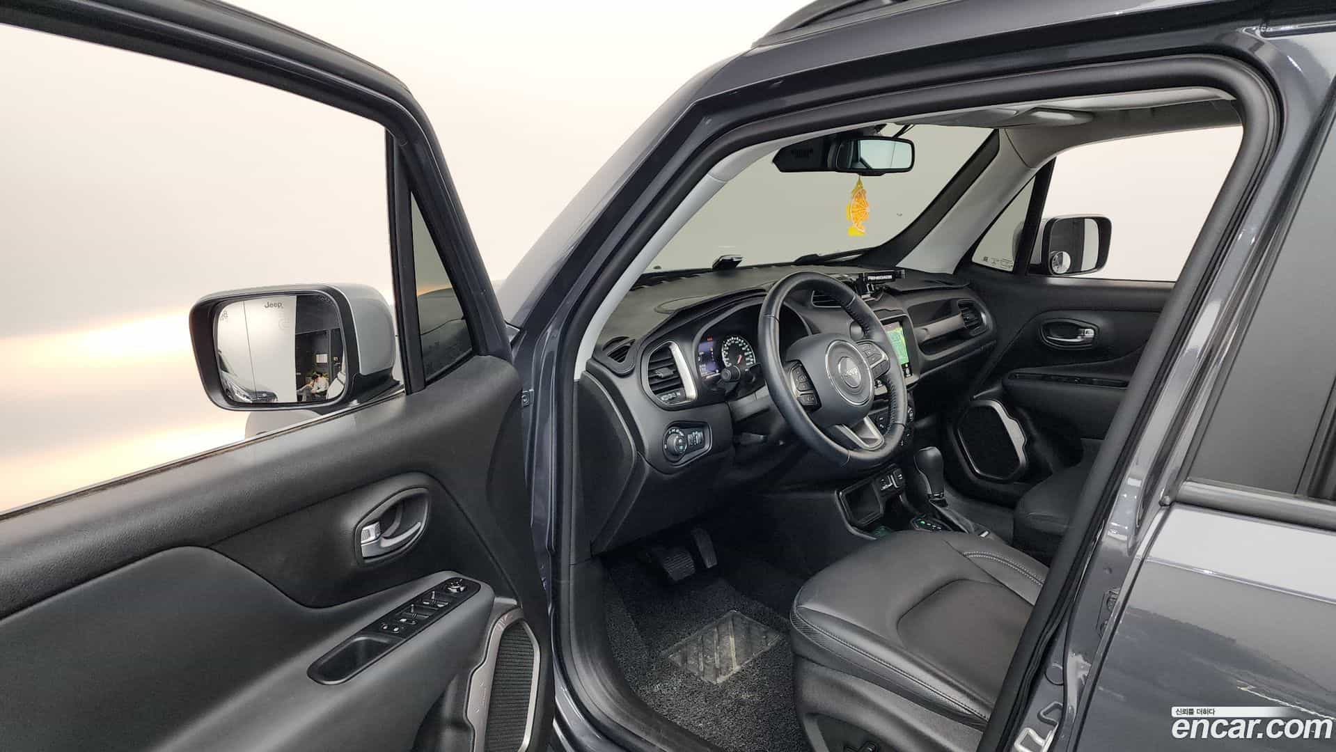 Renegade Jeep 2022.11-INNER-010