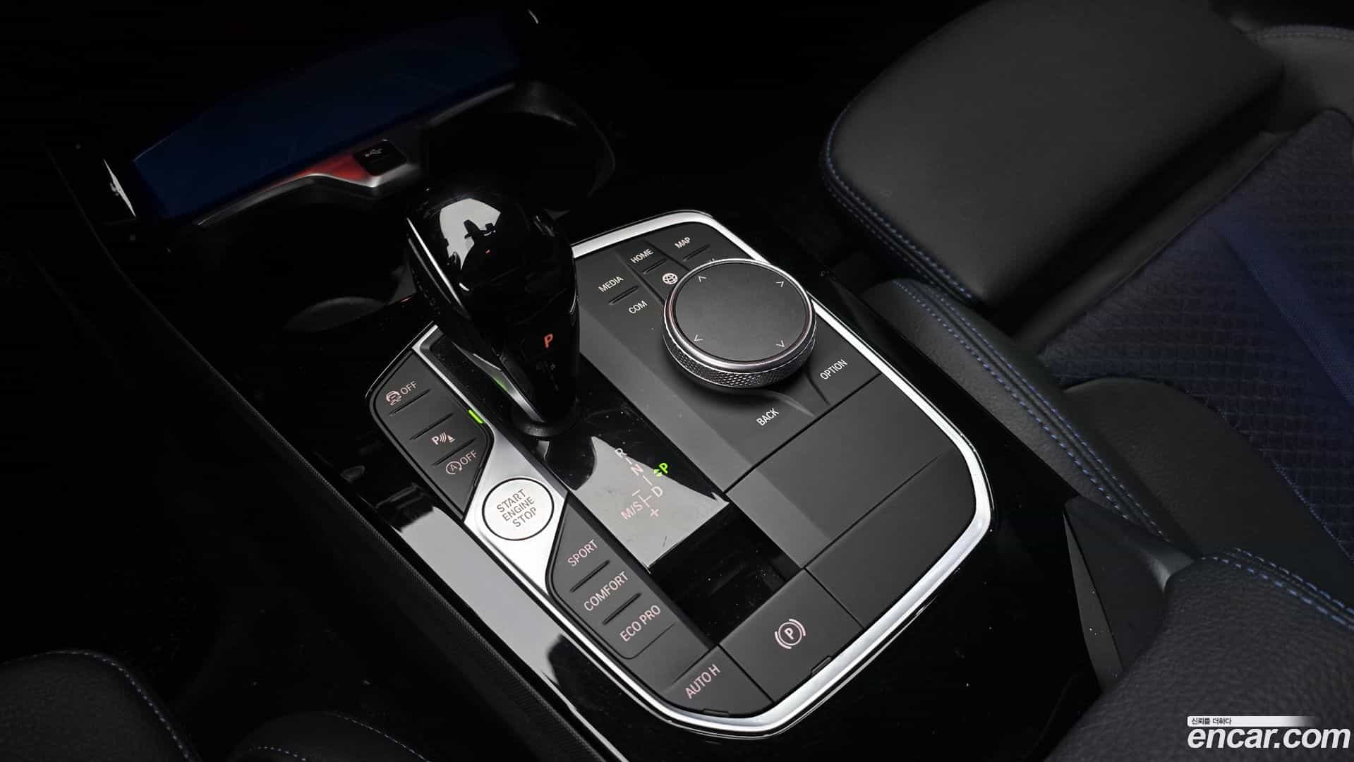 2-Series BMW 2023.9-INNER-009