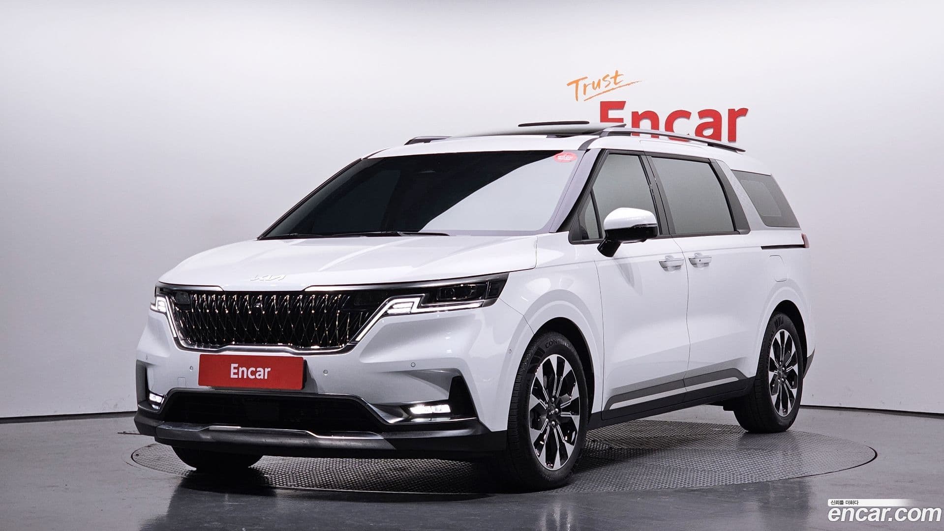 Main__Slider__Photo:Canival Kia 2023.9-0