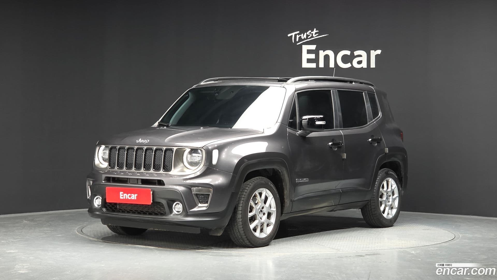 Main__Slider__Photo:Renegade Jeep 2020.10-0