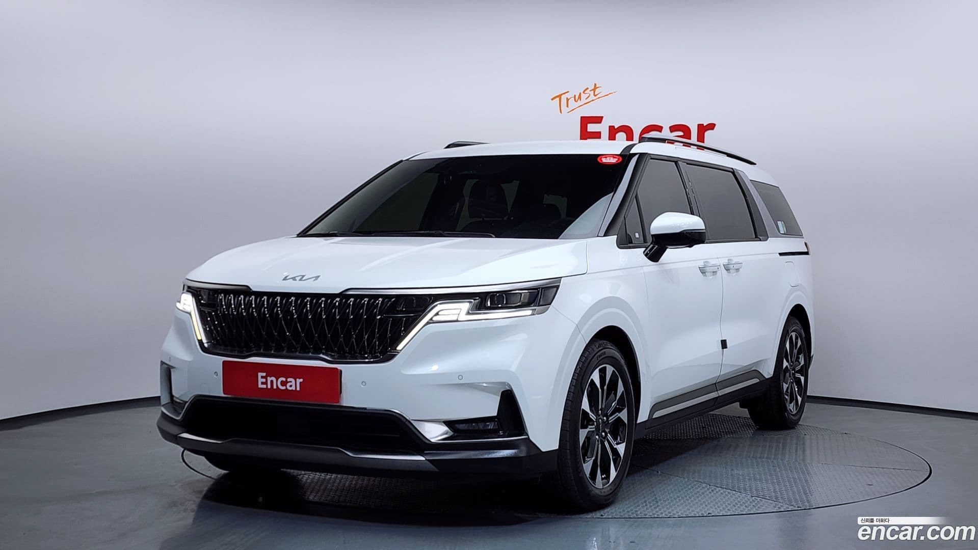 Main__Slider__Photo:Canival Kia 2022.1-0
