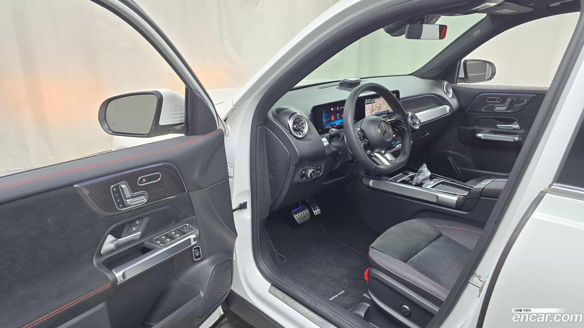 GLB-Class Mercedes-Benz 2025.4-INNER-010