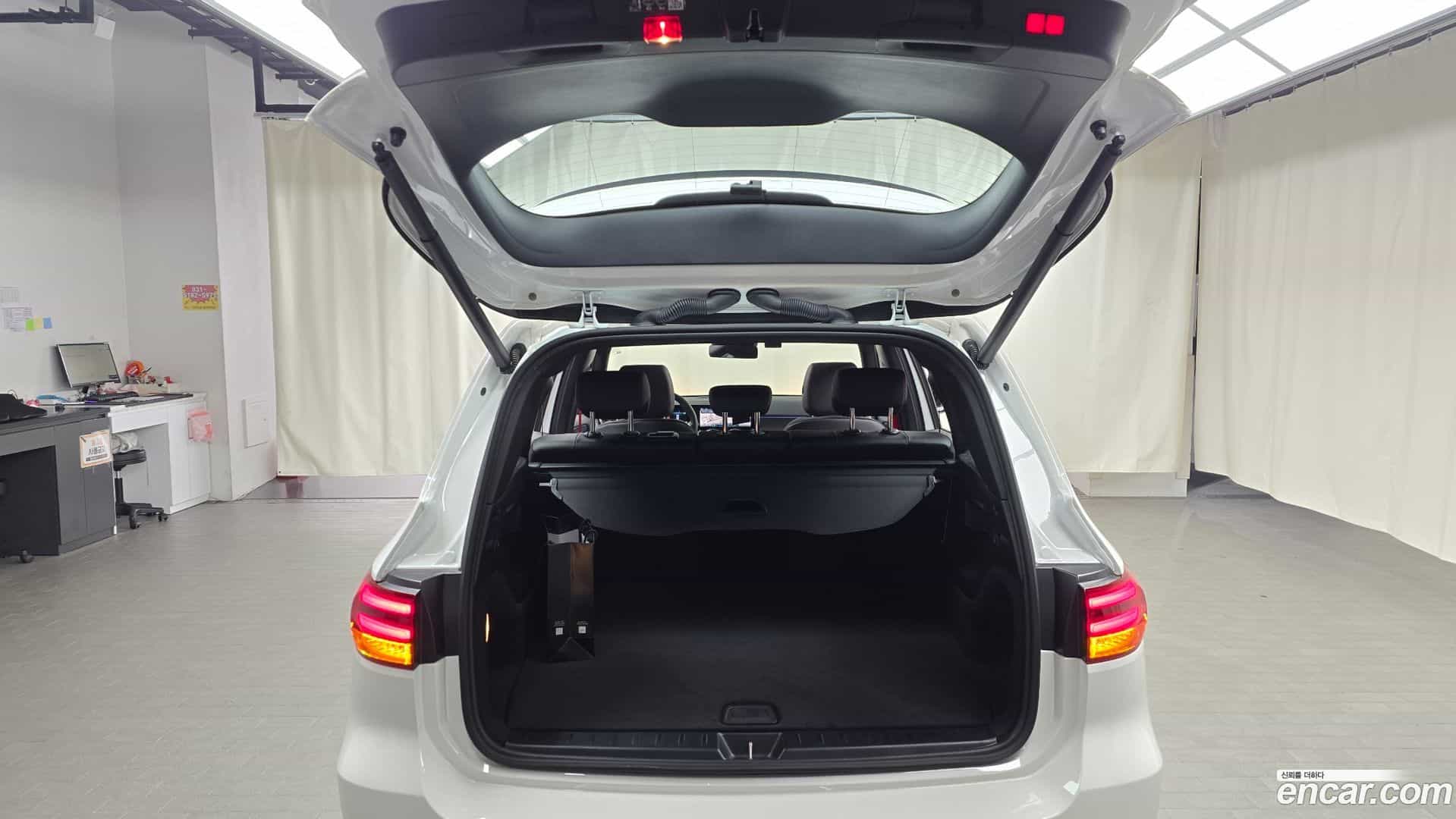 GLB-Class Mercedes-Benz 2025.4-OPTION-024